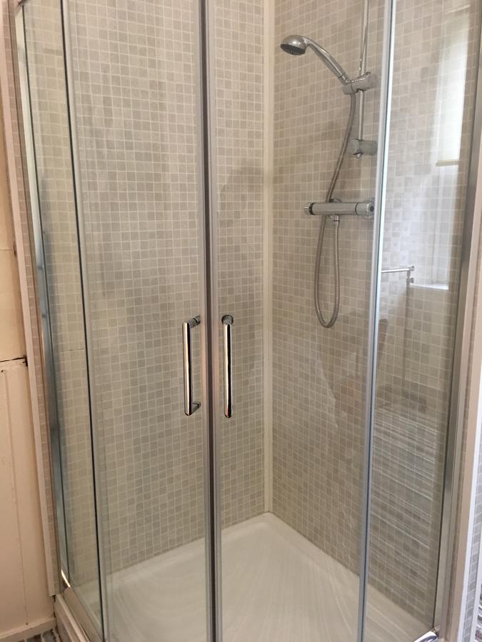 Budget Rooms Crosskeys Newport  Buitenkant foto