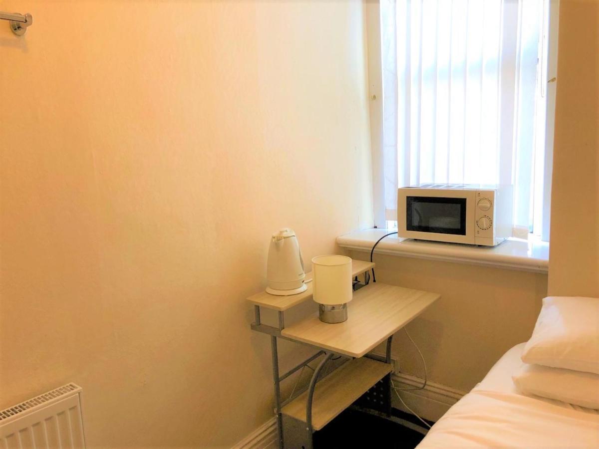 Budget Rooms Crosskeys Newport  Buitenkant foto