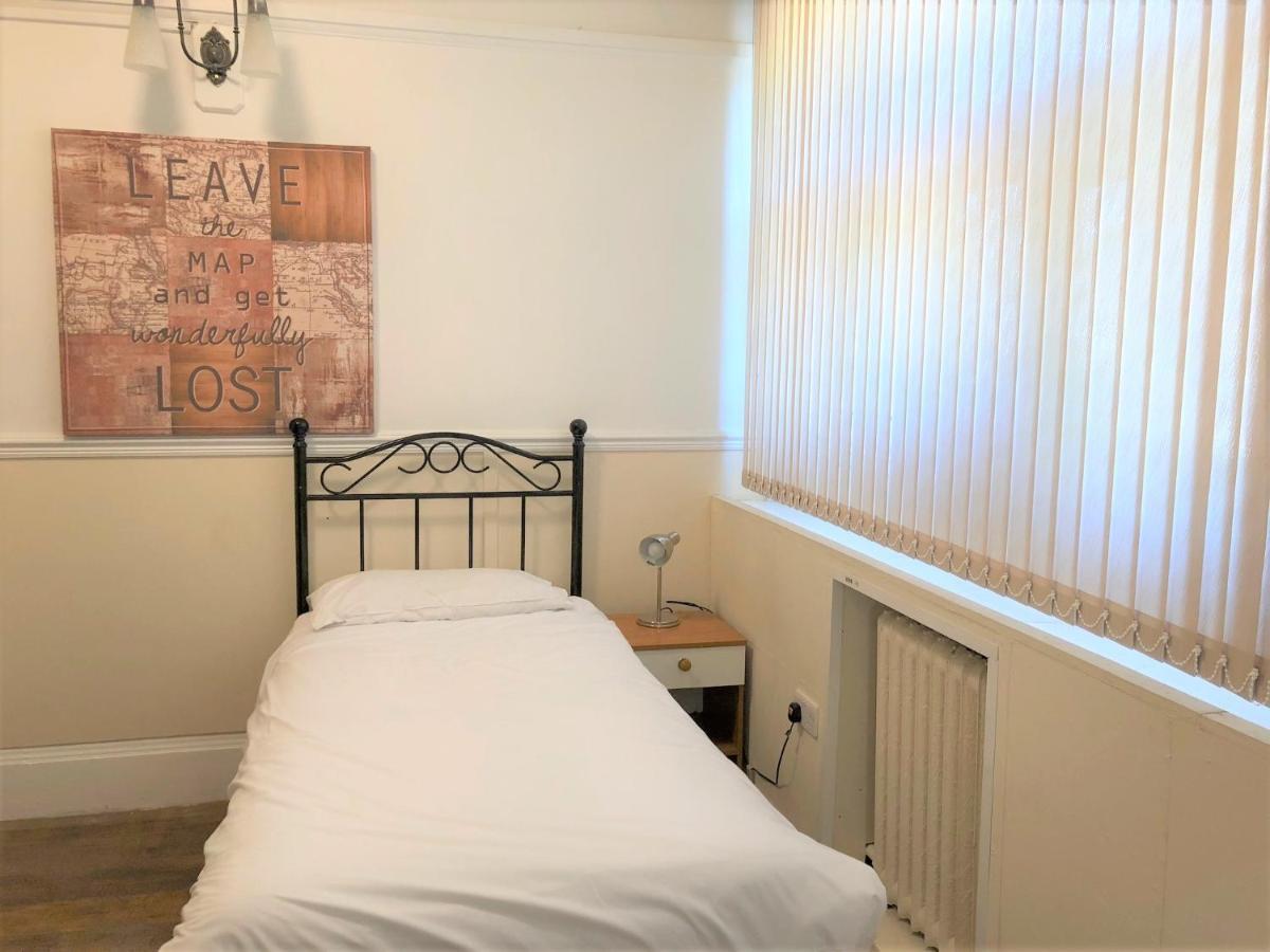 Budget Rooms Crosskeys Newport  Buitenkant foto